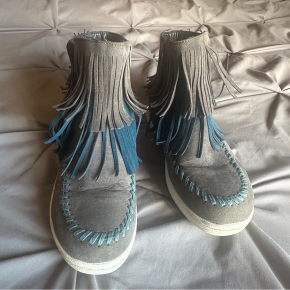 Muk Luks Gray and Teal Ankle Boots - Picture 2 of 3
